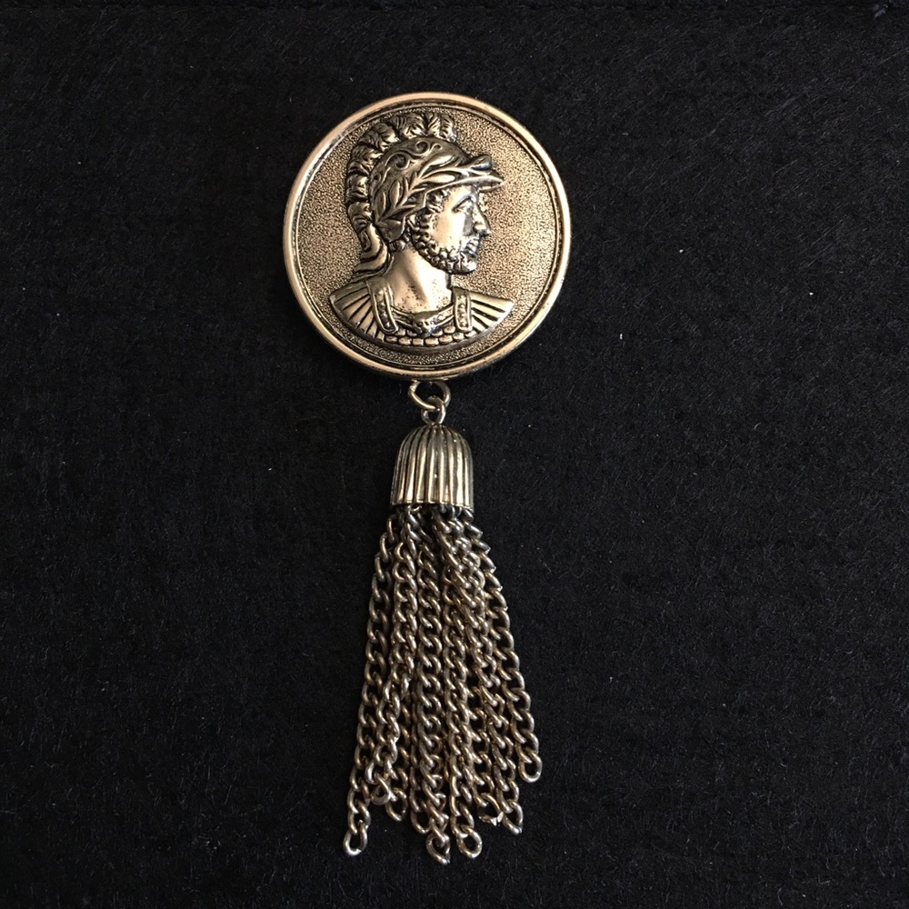 NOS Awesome 1975 CENTURION S Coventry Coin Removable Tassel Soldier Brooch Pin